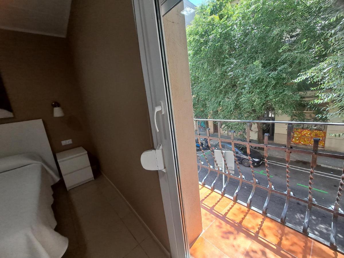 Trip Barcelona Spain Bagian luar foto